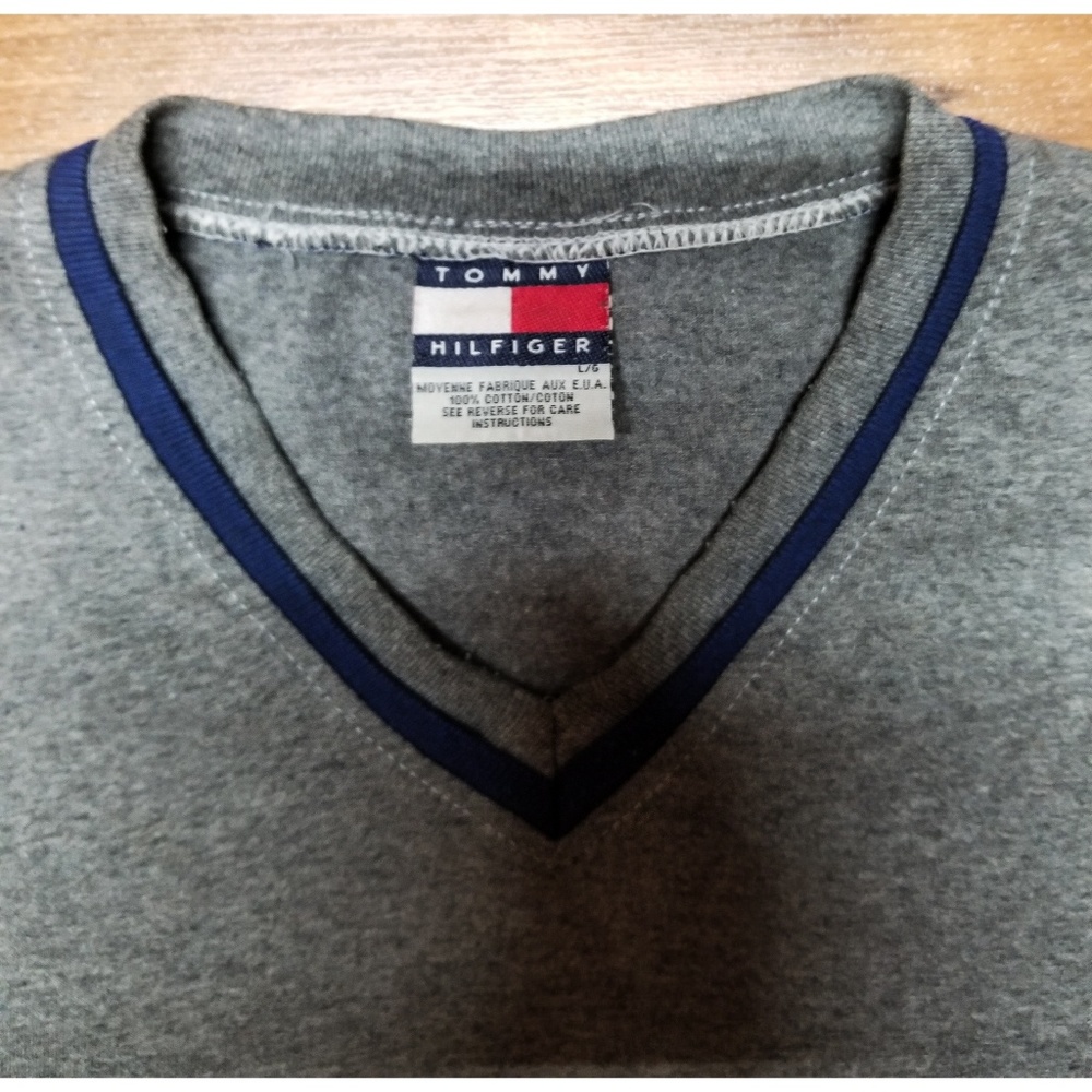 Vintage Tommy Hilfiger Outdoors T Shirt. RARE! Wow - Picture 4 of 5